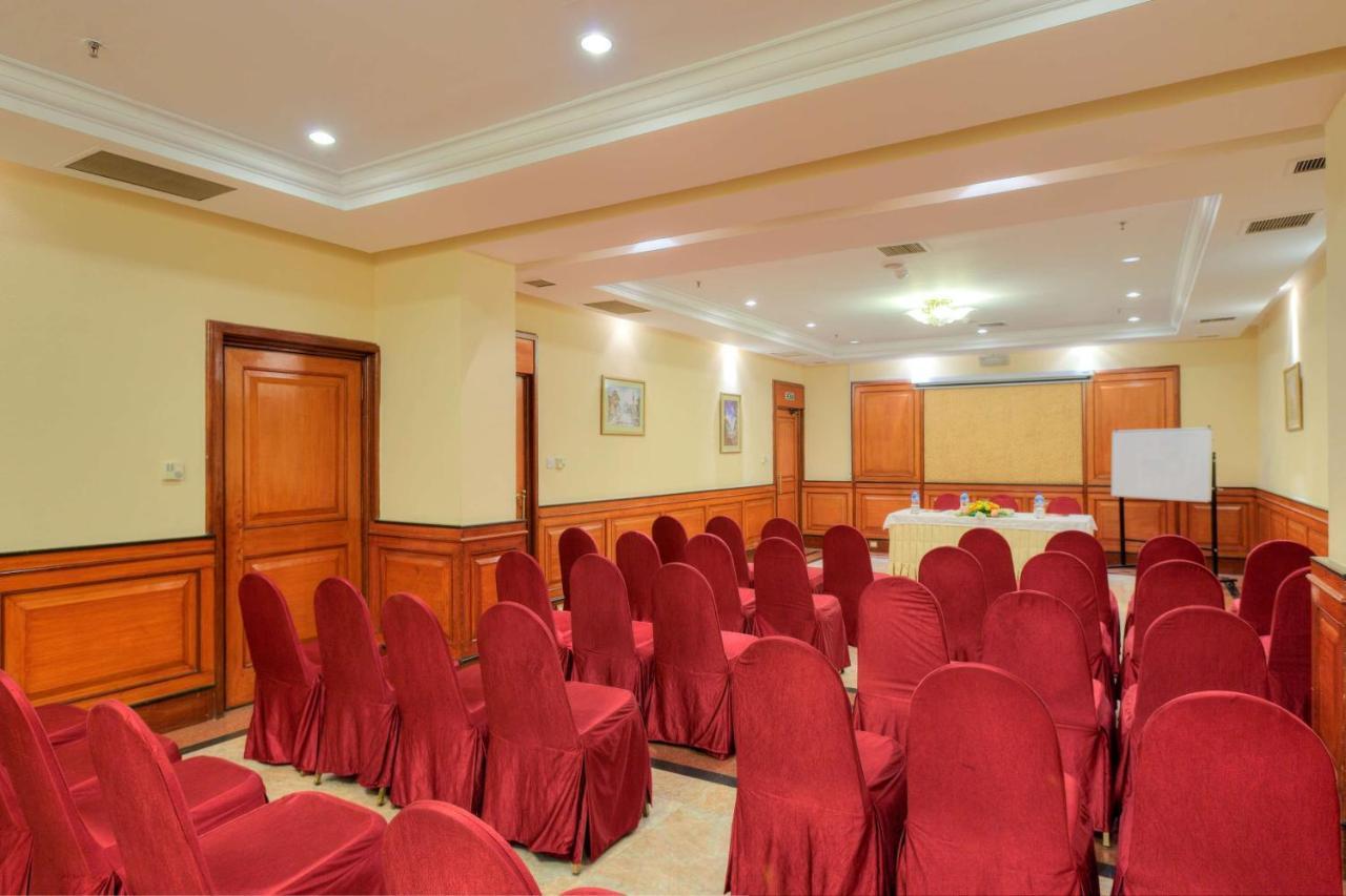 Radisson Hotel Katmandu Dış mekan fotoğraf