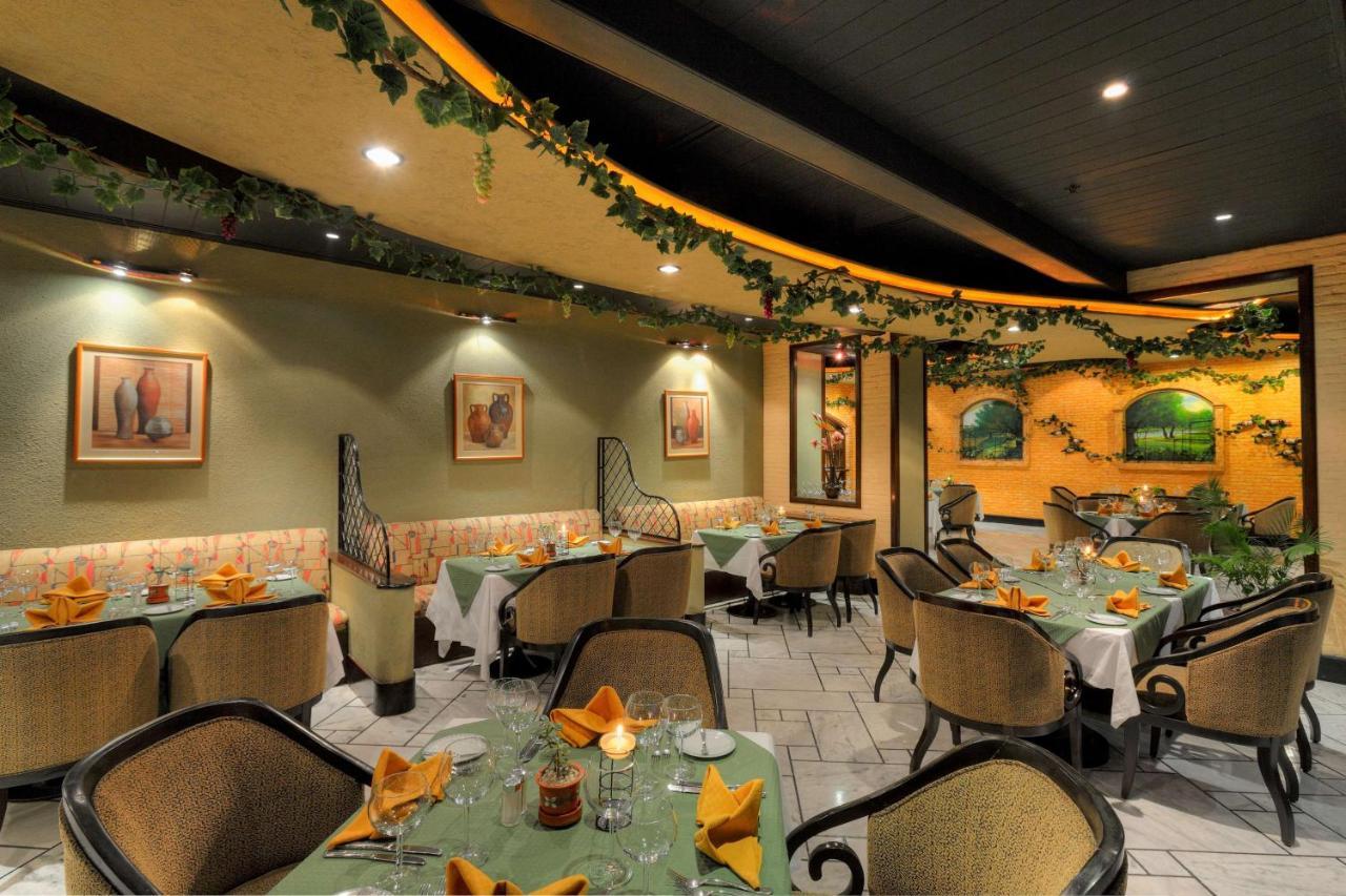 Radisson Hotel Katmandu Dış mekan fotoğraf