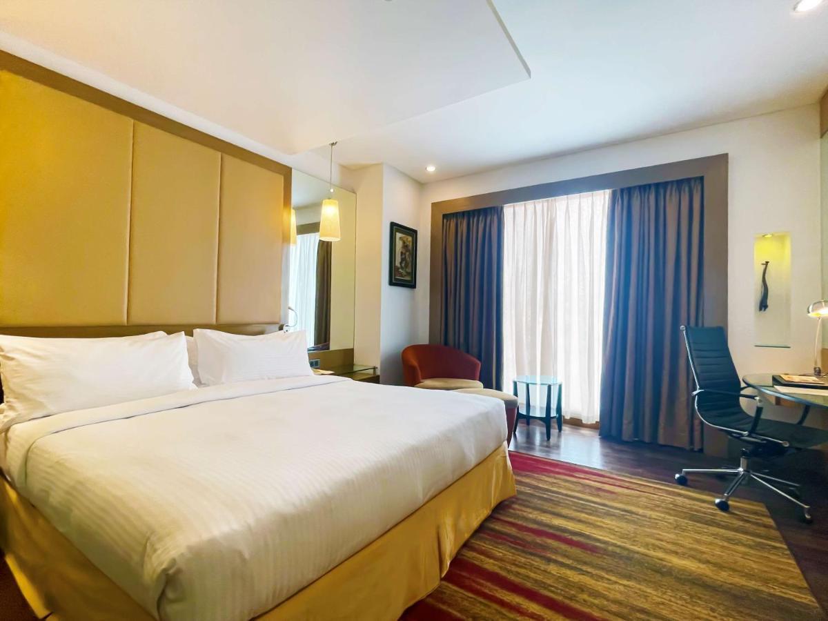 Radisson Hotel Katmandu Dış mekan fotoğraf