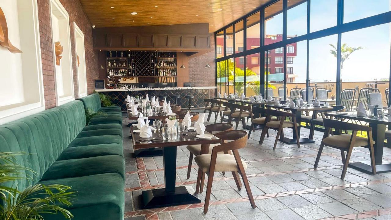 Radisson Hotel Katmandu Dış mekan fotoğraf