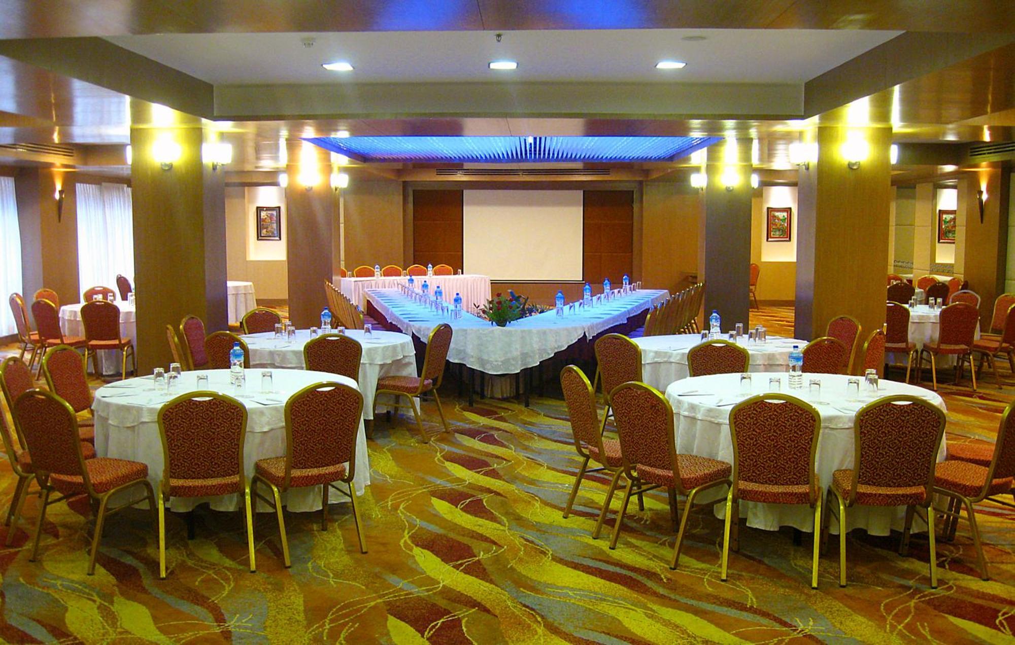 Radisson Hotel Katmandu Dış mekan fotoğraf