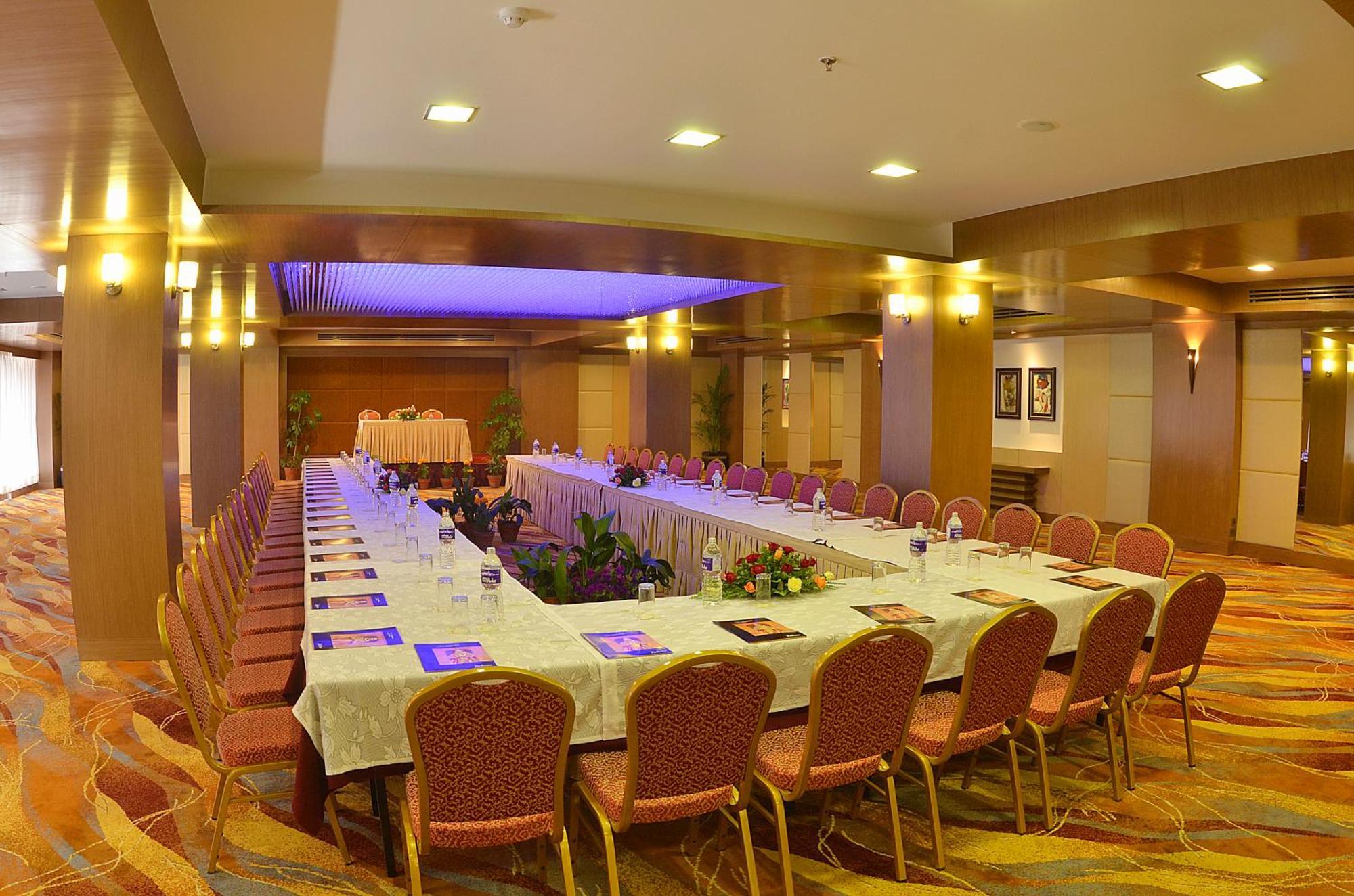 Radisson Hotel Katmandu Dış mekan fotoğraf