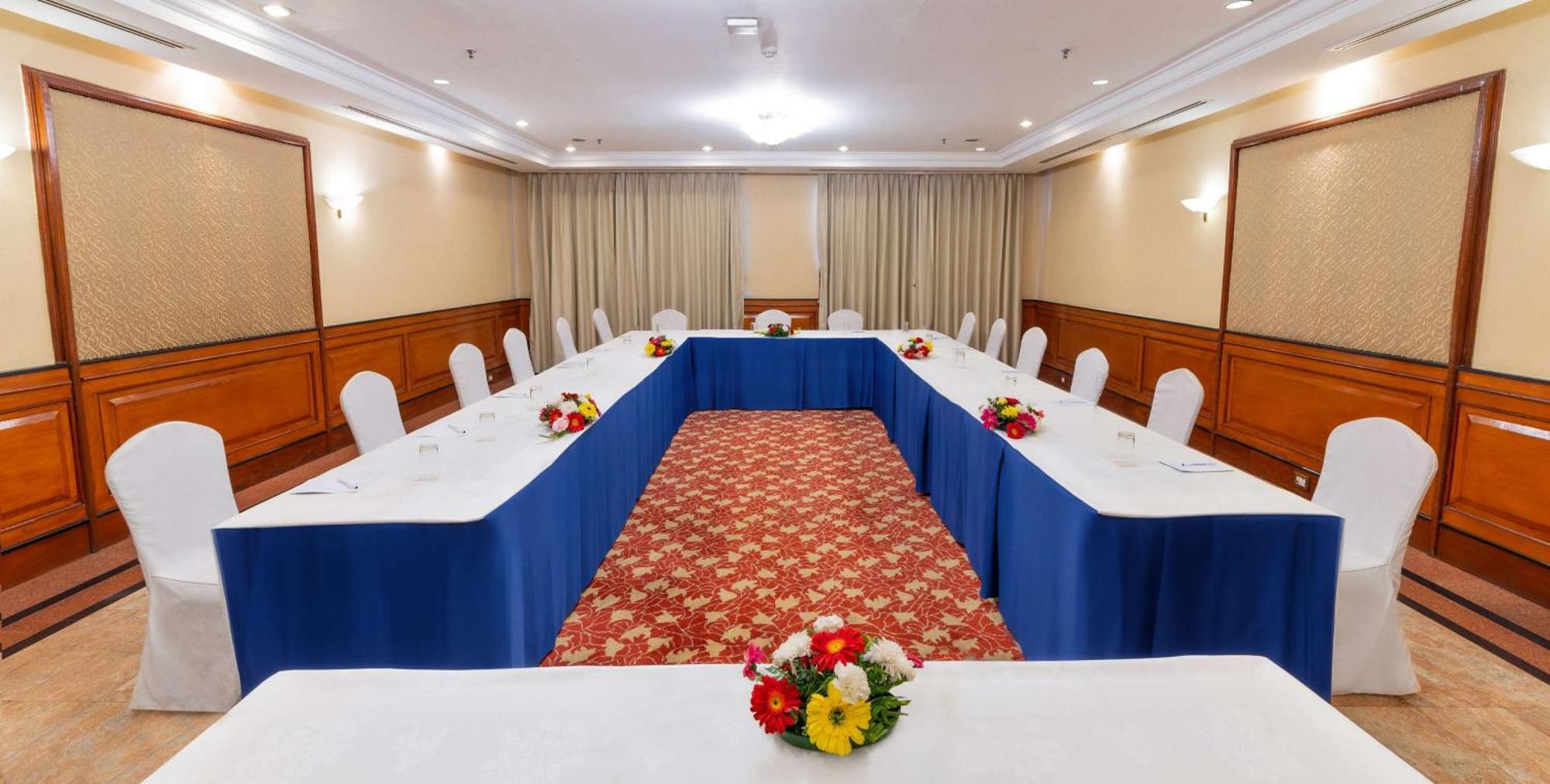 Radisson Hotel Katmandu Dış mekan fotoğraf