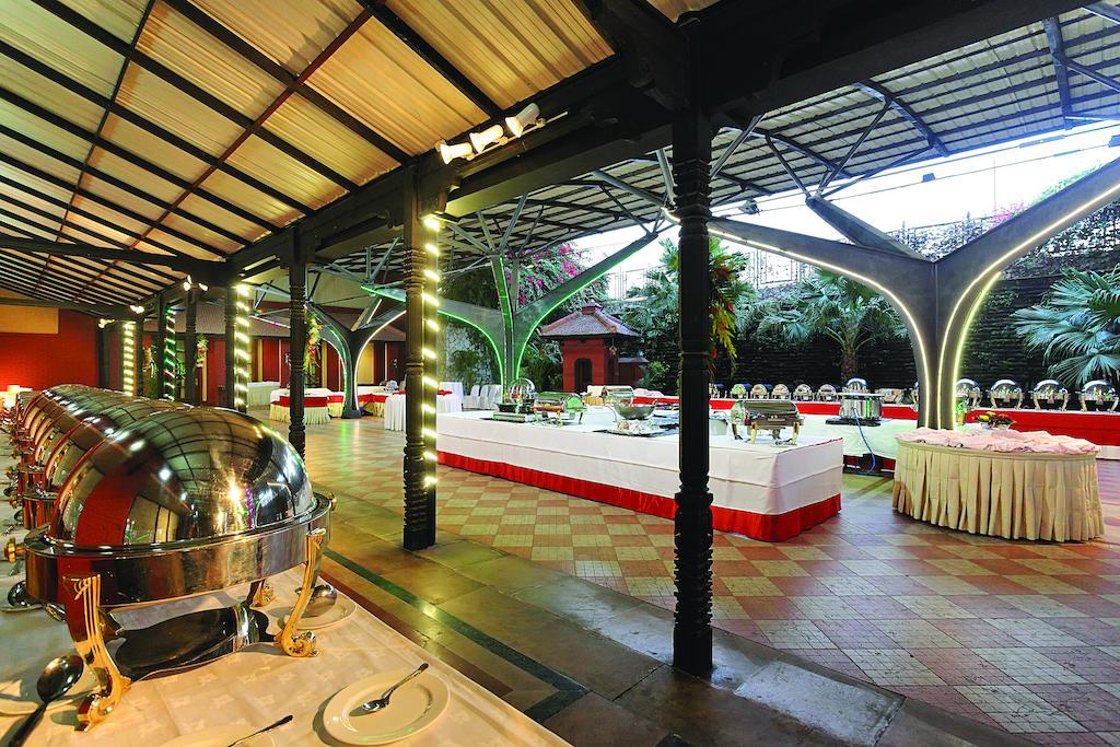 Radisson Hotel Katmandu Dış mekan fotoğraf